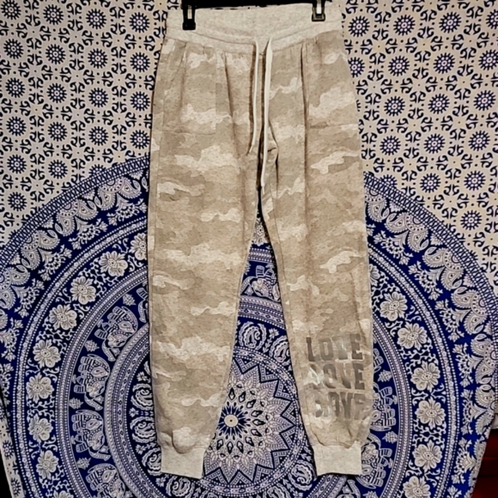 Sweatpants - Picture 2 of 4